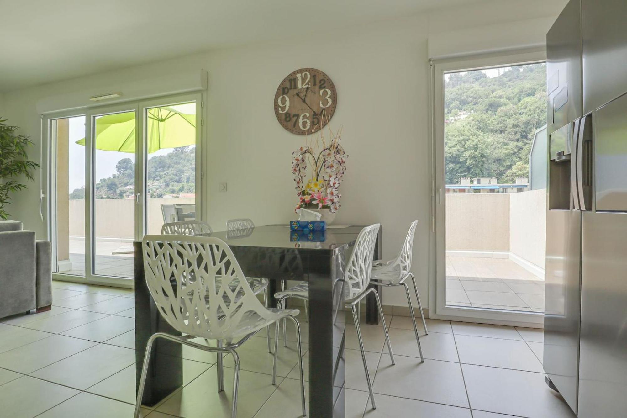 Spacieux Rooftop Parking, Terrasse Ensoleillee Menton Exterior foto